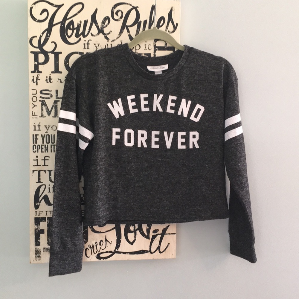 Weekend Edition Cropped Light Sweatshirt Soft